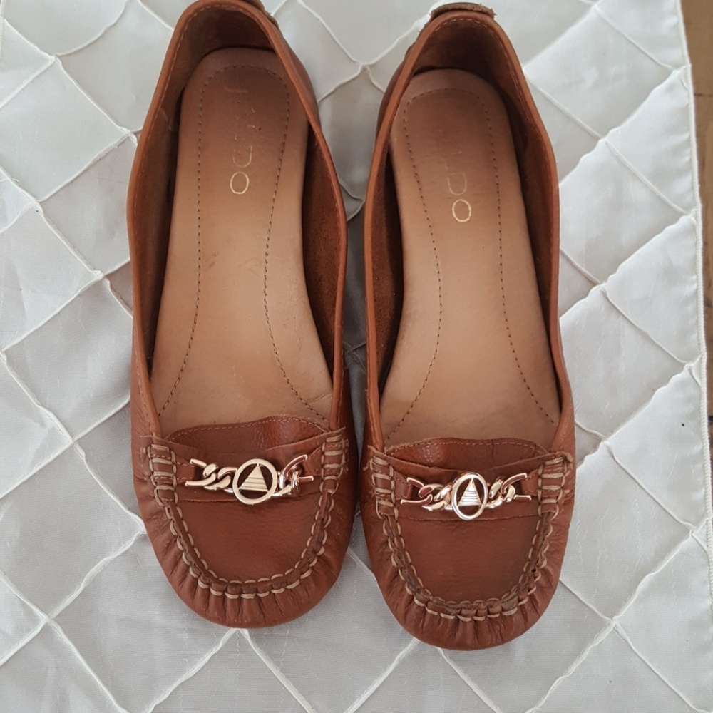 ALDO size 7.5 brown leather loafers